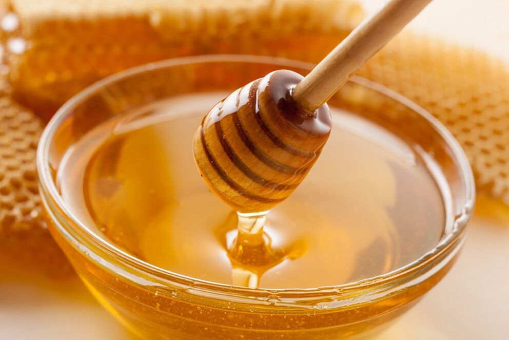 蜂蜜在家中用于治疗前列腺炎。